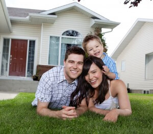 Portrait-of-happy-family-lying cuty