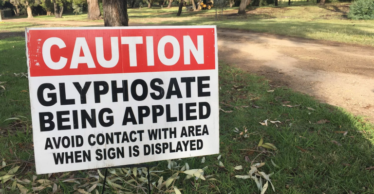 glyphosate-spraying-sign